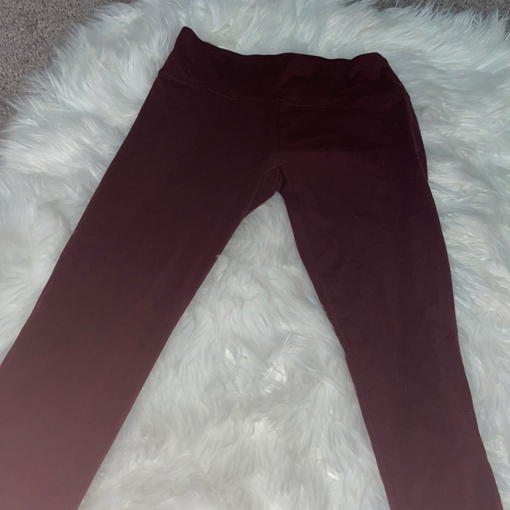 NWOT size Medium Arie leggings